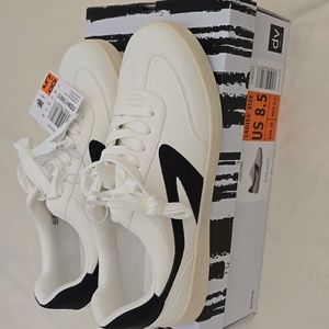 DV by Dolce Vita White and Black Ladies' Shoes Size 8.5